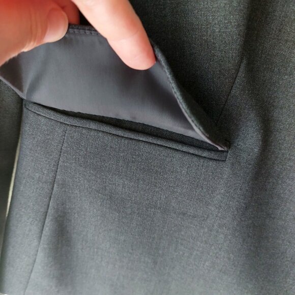 New Cond. Calvin Klein Womens Grey Gray Skirt Suit - Blazer Sz 2 - Skirt Sz 4 - Picture 6 of 13